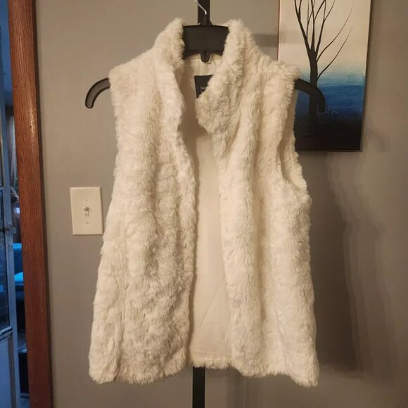 GAP KIDS Faux Fur Vest White Sleeveless Casual Dressy Girls Kids Size XL - Picture 1 of 8